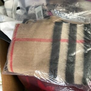 BURBERRY SCARF